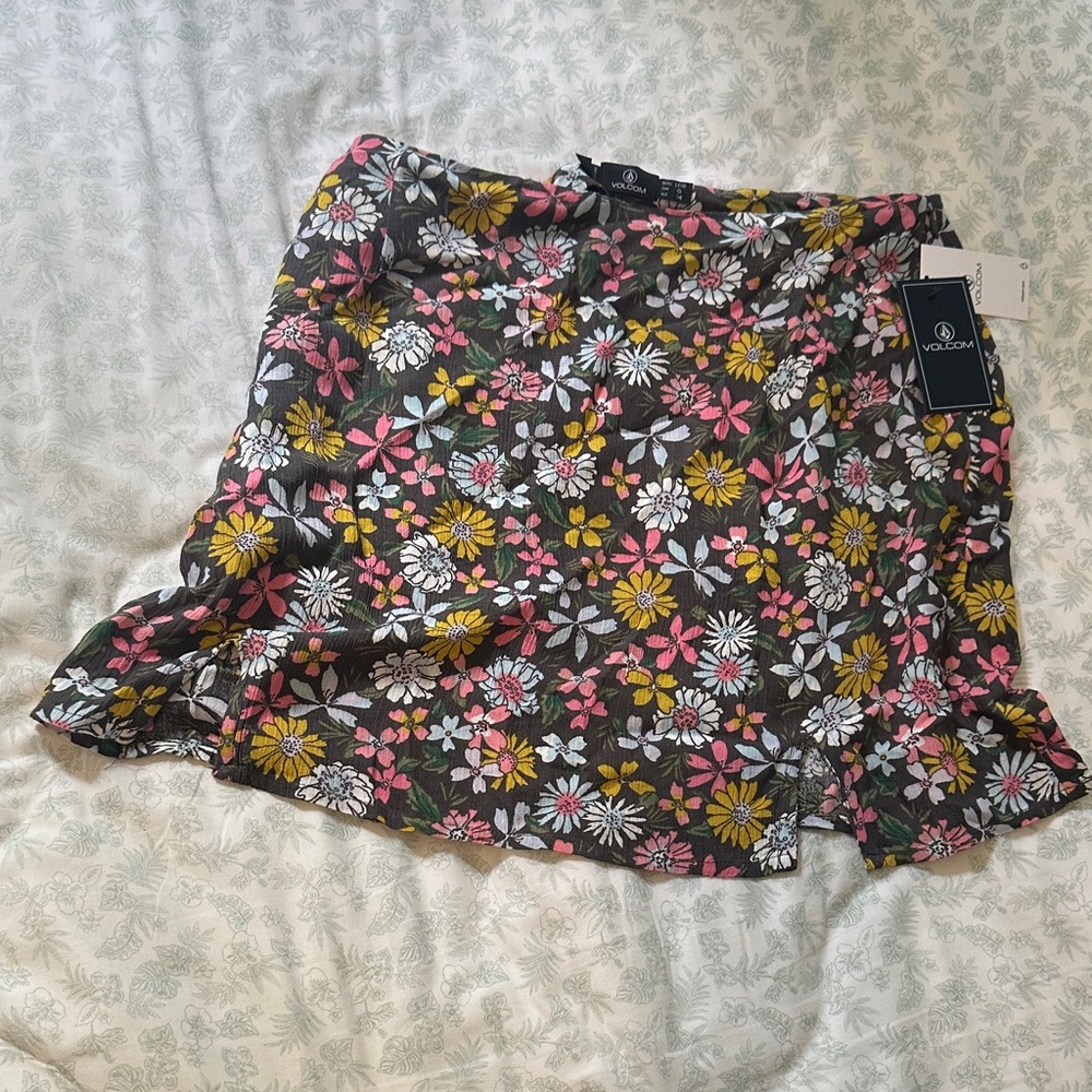 Volcom Floral Print short Skirt